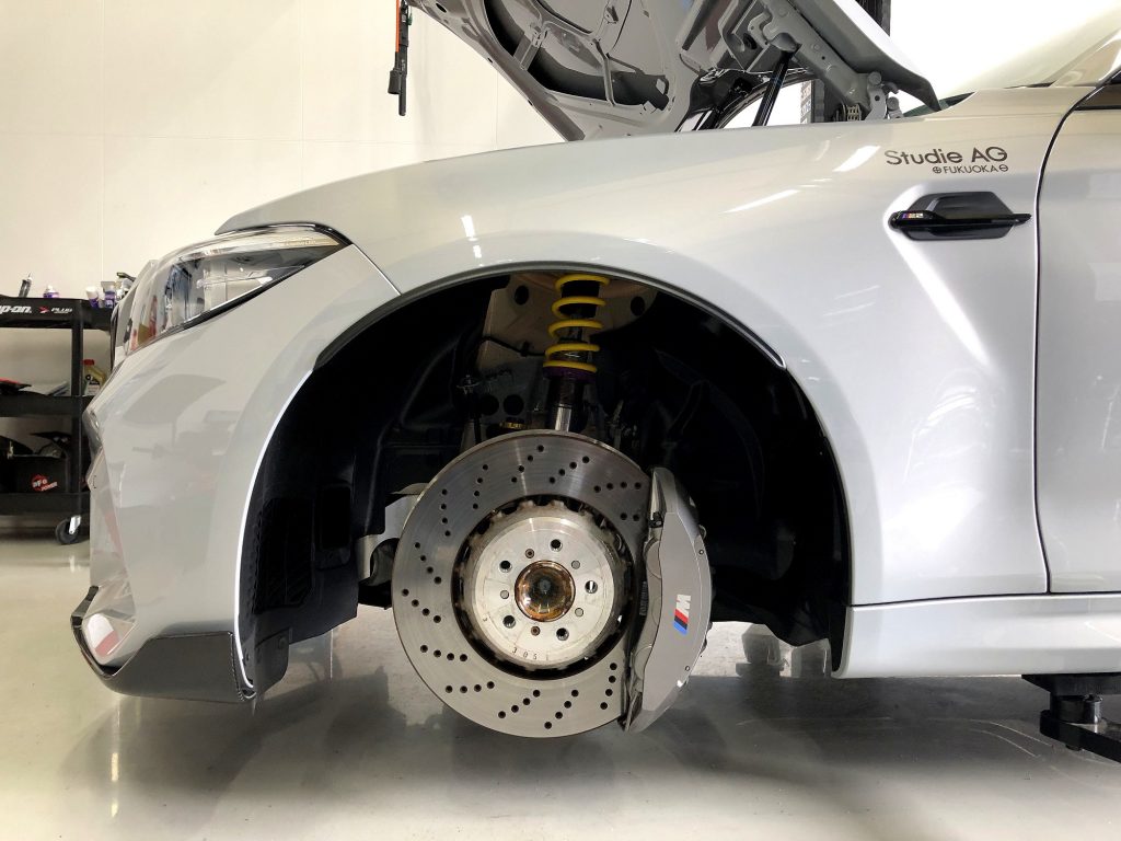 BMW専門店スタディ。福岡店にてF87M2CompetitionにBrembo_GT-Rキット、ADVAN-GT19inchセットアップ!