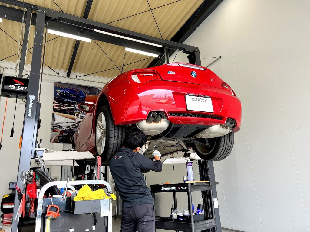 九州のBMW専門店スタディ福岡。BMWオープンエアーE85Z4M_S54B30Aエンジン。スーパースプリントマフラーにEVENTURIカーボンインテークキット装着で更にパワーアップです!