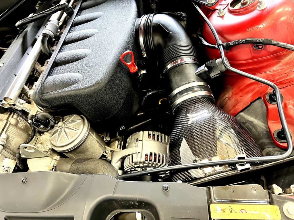 九州のBMW専門店スタディ福岡。BMWオープンエアーE85Z4M_S54B30Aエンジン。スーパースプリントマフラーにEVENTURIカーボンインテークキット装着で更にパワーアップです!