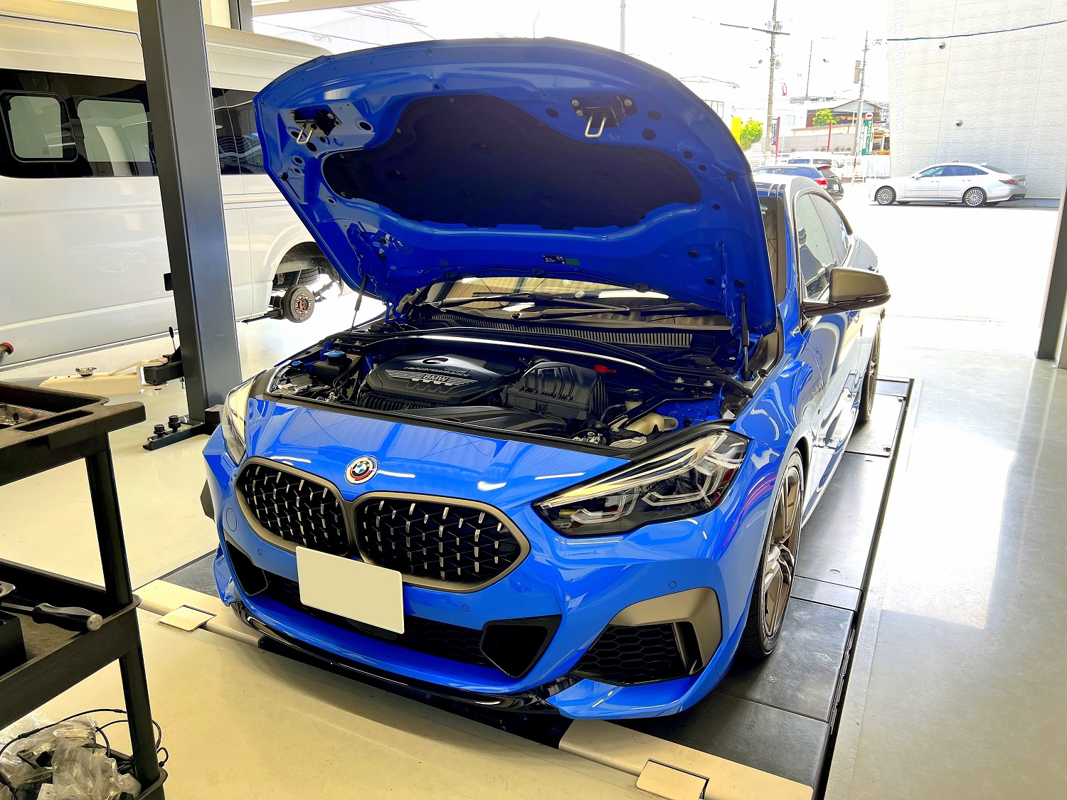 BMW-F44/M235iXご入庫頂きまして、FTPチャージパイプとあのエンブレム 