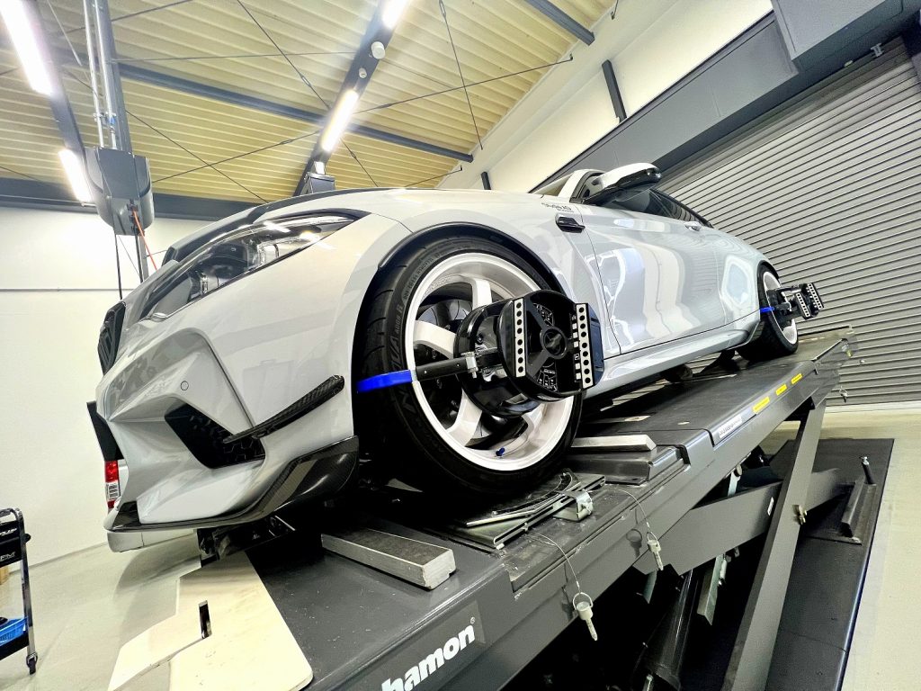 九州のBMW専門店スタディ福岡。
BMW_M2 competitionサスペンションチューニング!ピロ化とKWコントロールアームの交換です!
