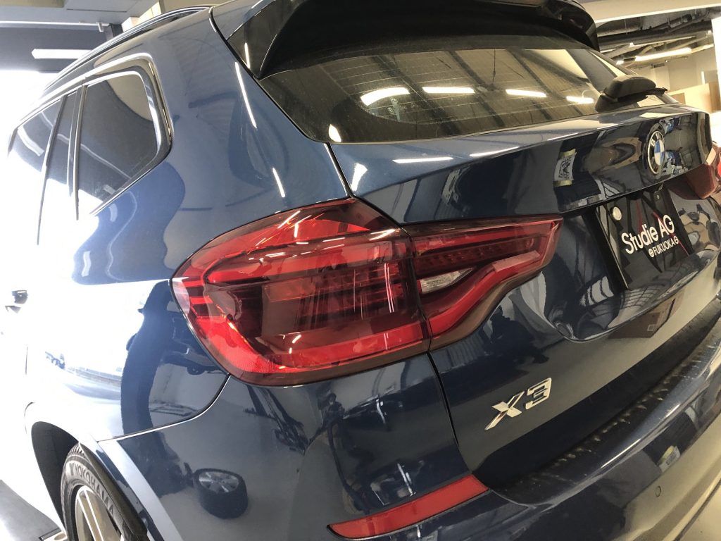 BMW専門店スタディG01X3に後期LEDテールへの換装です!Lciテールが素敵です!
