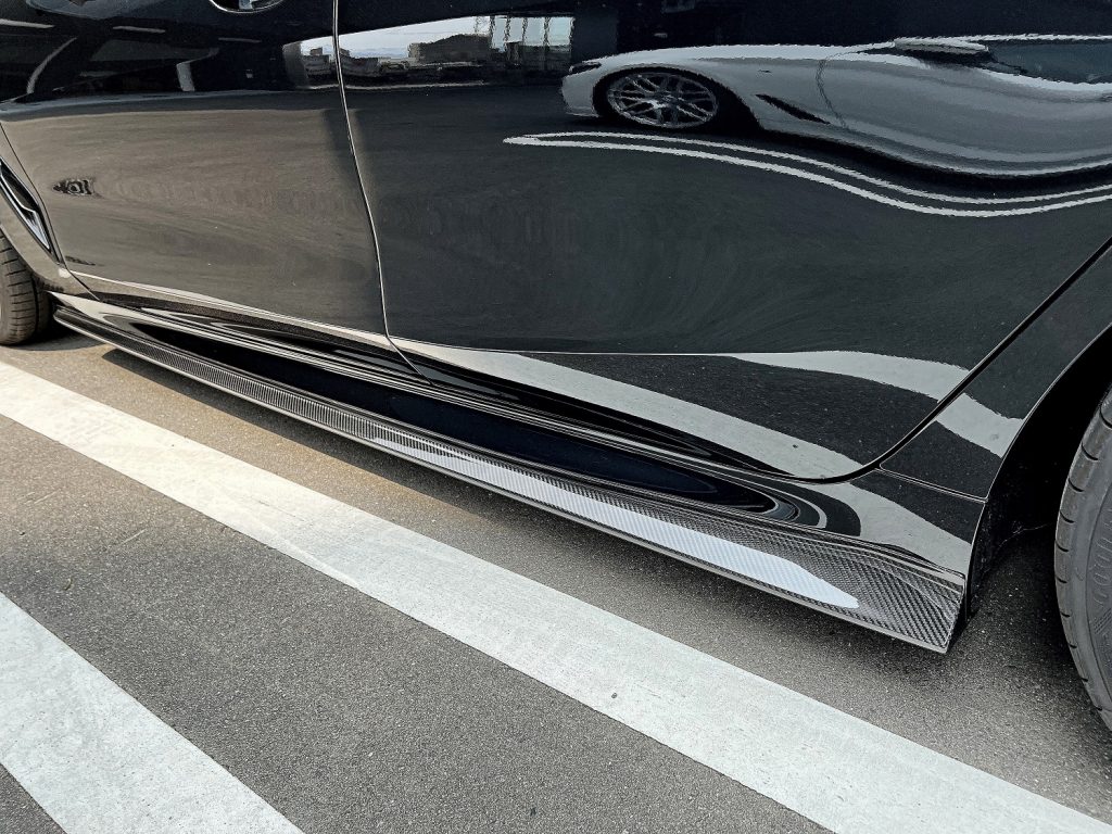 九州のbmw専門店スタディ福岡。
BMW8シリーズに3DDesignカーボンエアロパーツにダイヤモンドスウェルブラックバイオレットヘッドライトフィルム施工です!