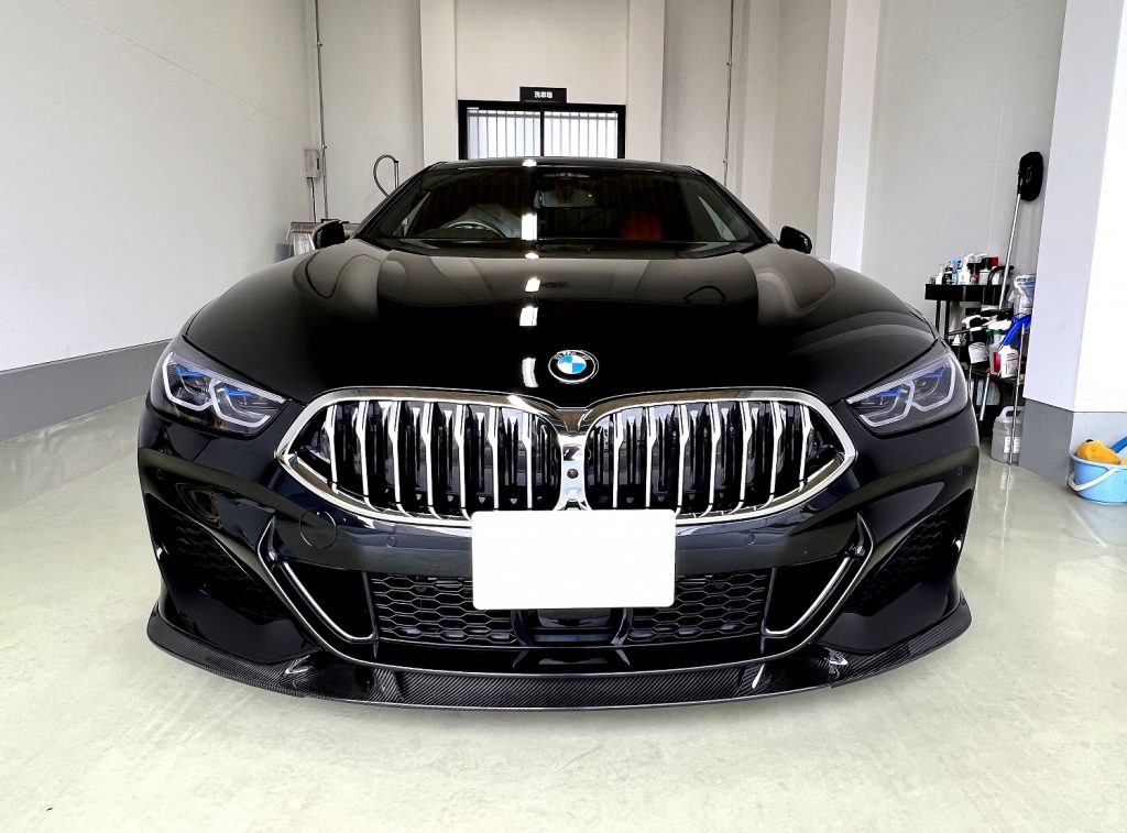 九州のbmw専門店スタディ福岡。
BMW8シリーズに3DDesignカーボンエアロパーツにダイヤモンドスウェルブラックバイオレットヘッドライトフィルム施工です!