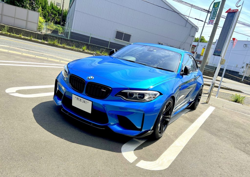 九州のBMW専門店スタディ福岡。熊本県からご来店頂きまして、BMW_F87M2オーナー様の愛車にAKRAPOVICエキゾーストシステムとEVENTURIカーボンインテークをお取付ですッ！