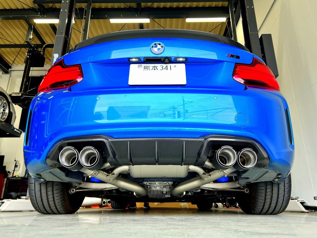 九州のBMW専門店スタディ福岡。
熊本県からご来店頂きまして、BMW_F87M2オーナー様の愛車にAKRAPOVICエキゾーストシステムとEVENTURIカーボンインテークをお取付ですッ！