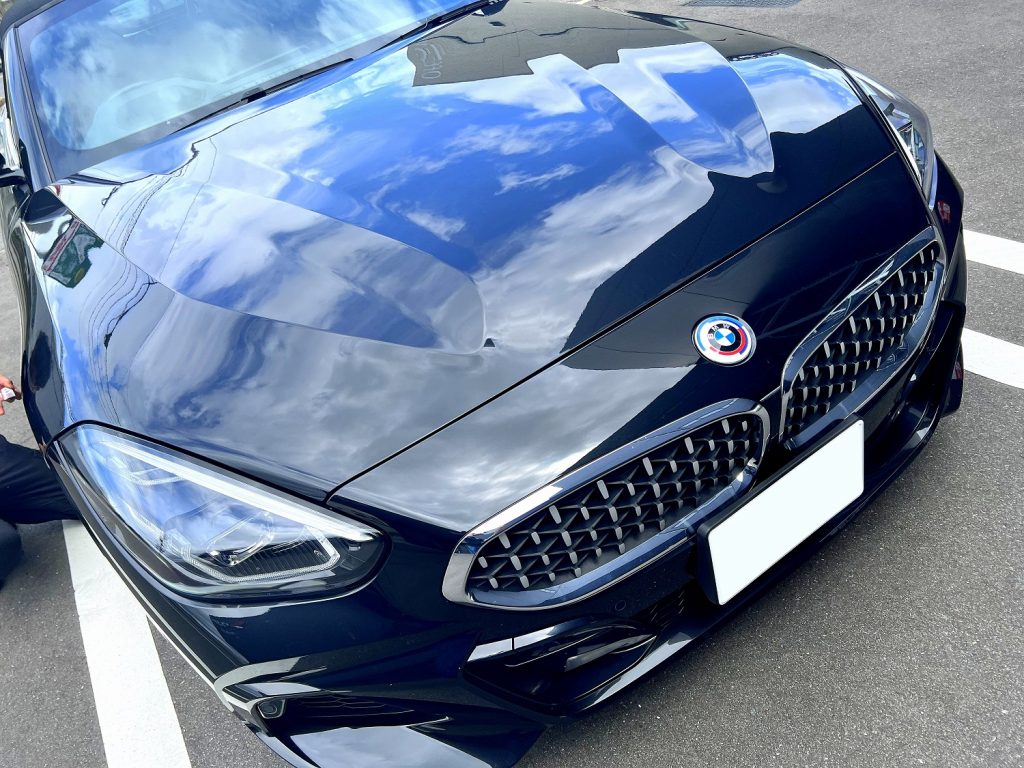 九州のBMW専門店スタディ福岡。BMW ZシリーズG29にBMW M PERFORMANCEパーツ取付です!BMW M 50周年記念エンブレムも交換です(^^)