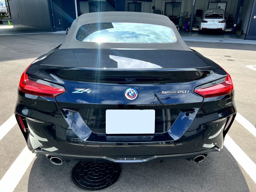 九州のBMW専門店スタディ福岡。BMW ZシリーズG29にBMW M PERFORMANCEパーツ取付です!BMW M 50周年記念エンブレムも交換です(^^)