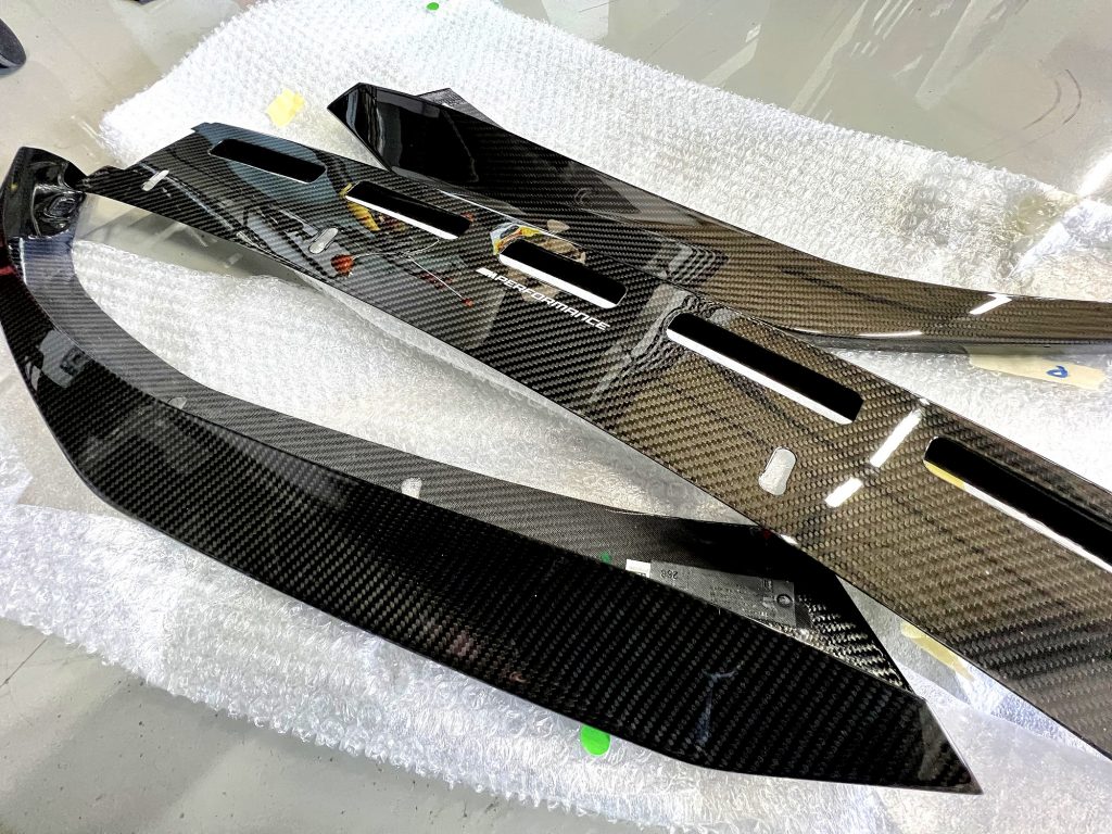 九州のBMW専門店スタディ福岡。BMW4シリーズG26グランクーペにBMWMPERFORMANCEカーボンリップスポイラー取付しました!