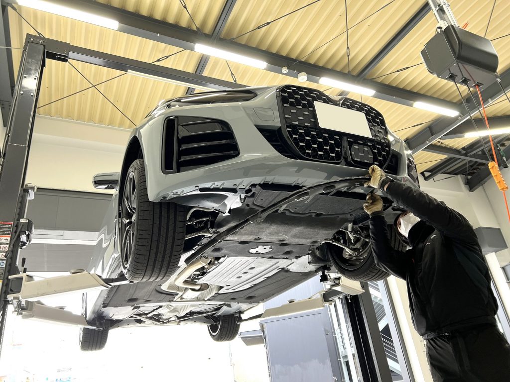 九州のBMW専門店スタディ福岡。BMW4シリーズG26グランクーペにBMWMPERFORMANCEカーボンリップスポイラー取付しました!