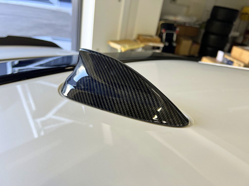 九州のBMW専門店スタディ福岡。BMW4シリーズG22にMパフォーマンスインテリアパーツなどカーボン素材とアルカンターラ素材を上手くミックスしました!