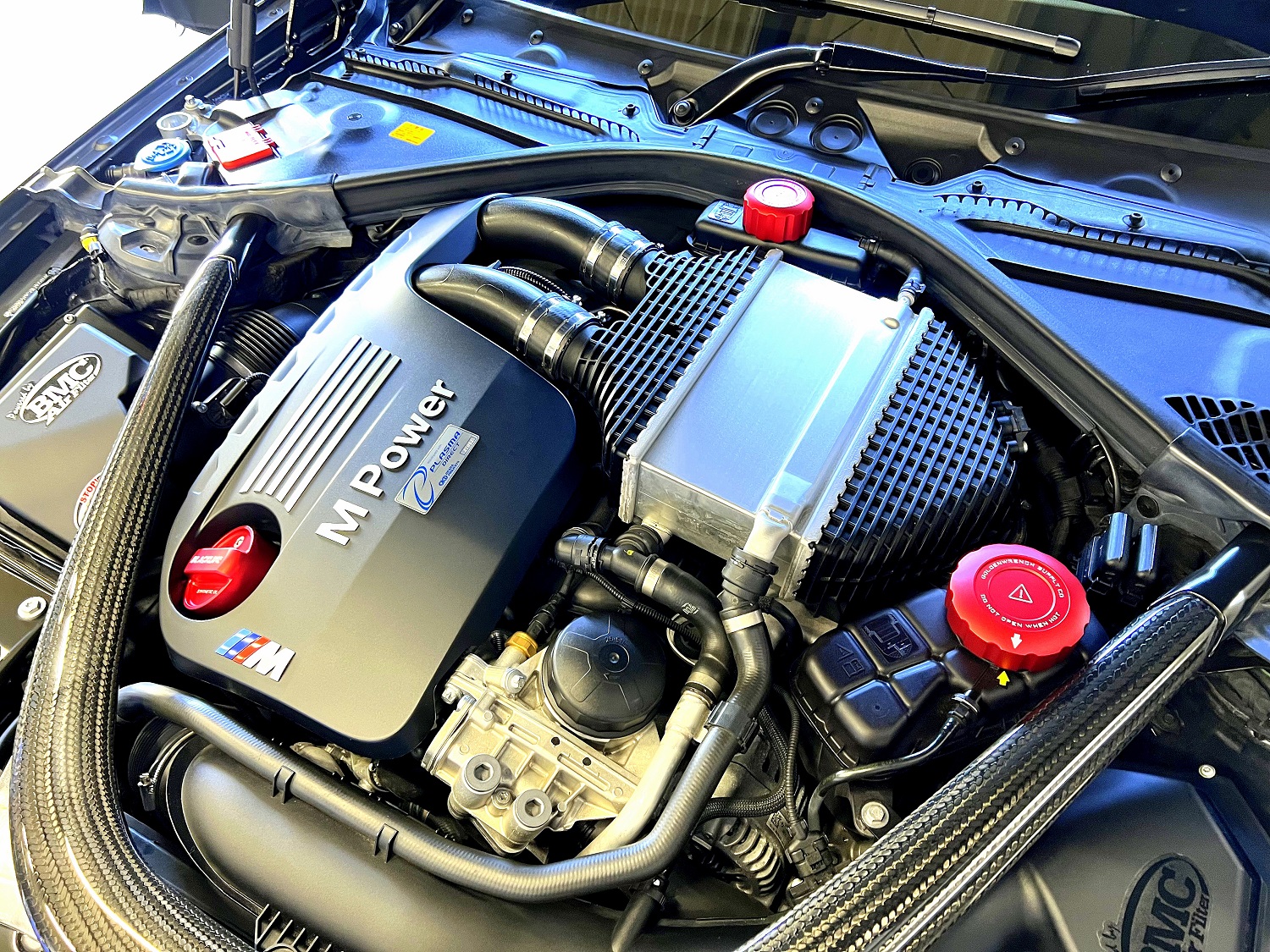 M.BENZ.107専門ランドリサイクル部品販売―外装―内装-エンジン等 自動車中古部品,車中古パーツ,リサイクル部品の越谷フェンダー