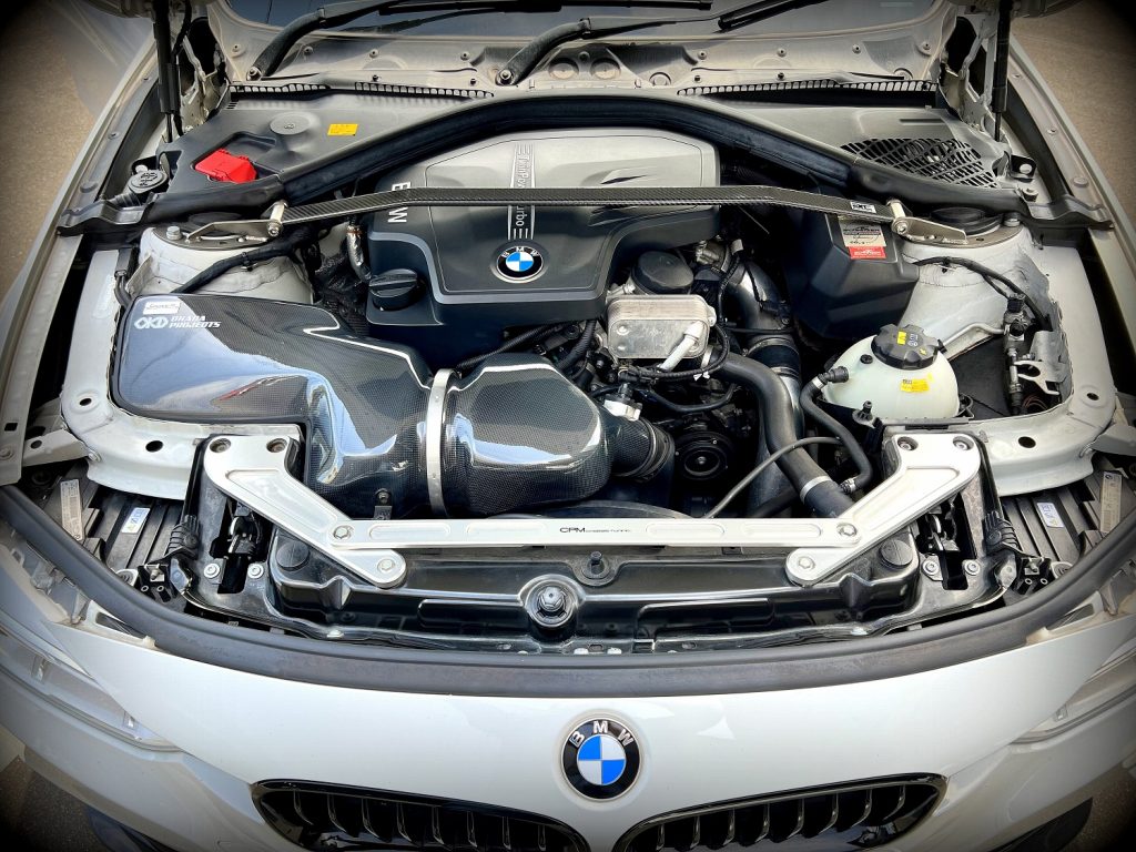 九州のBMW専門店スタディ福岡。
スタディカーセールスをご利用頂きF30-320iをご納車させて頂きました!