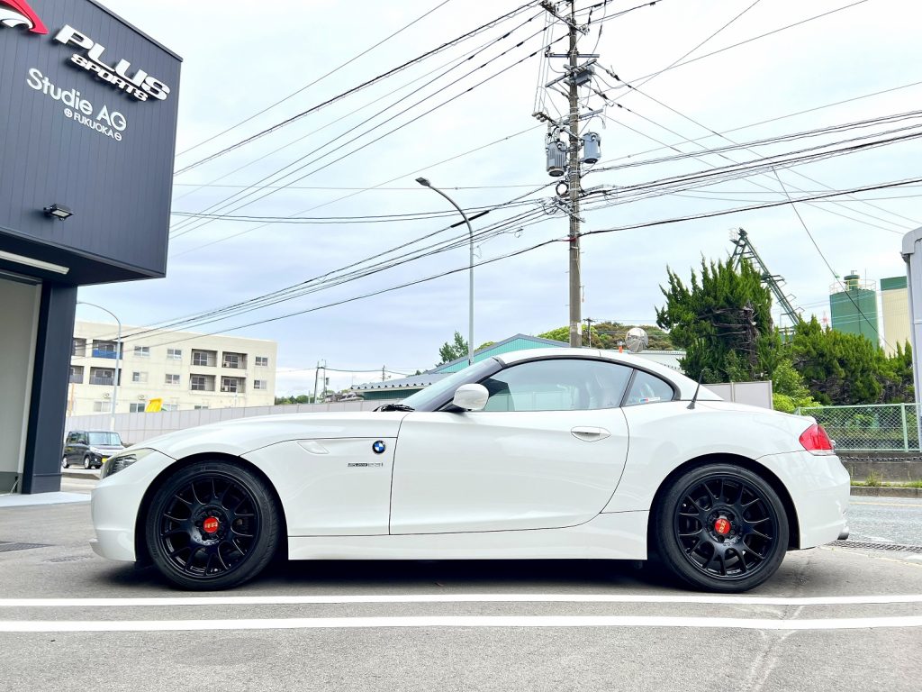 九州のBMW専門店スタディ福岡。
BMW_E89_Z4にBILSTEIN(ビルシュタイン)純正形状サスペンションキット交換です!