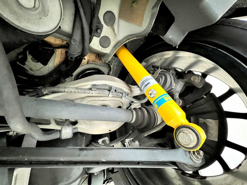 九州のBMW専門店スタディ福岡。
BMW_E89_Z4にBILSTEIN(ビルシュタイン)純正形状サスペンションキット交換です!