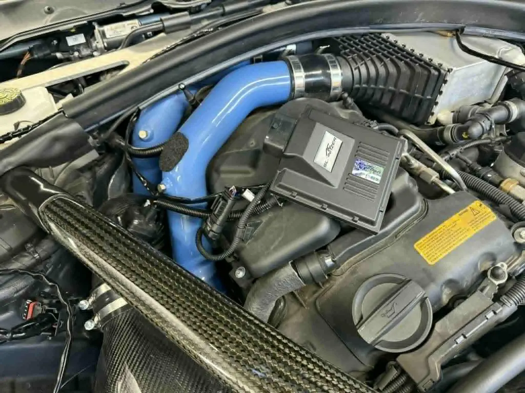 ポテンシャル開放！BMW F82 M4へAC SCHNITZERパフォーマンス
