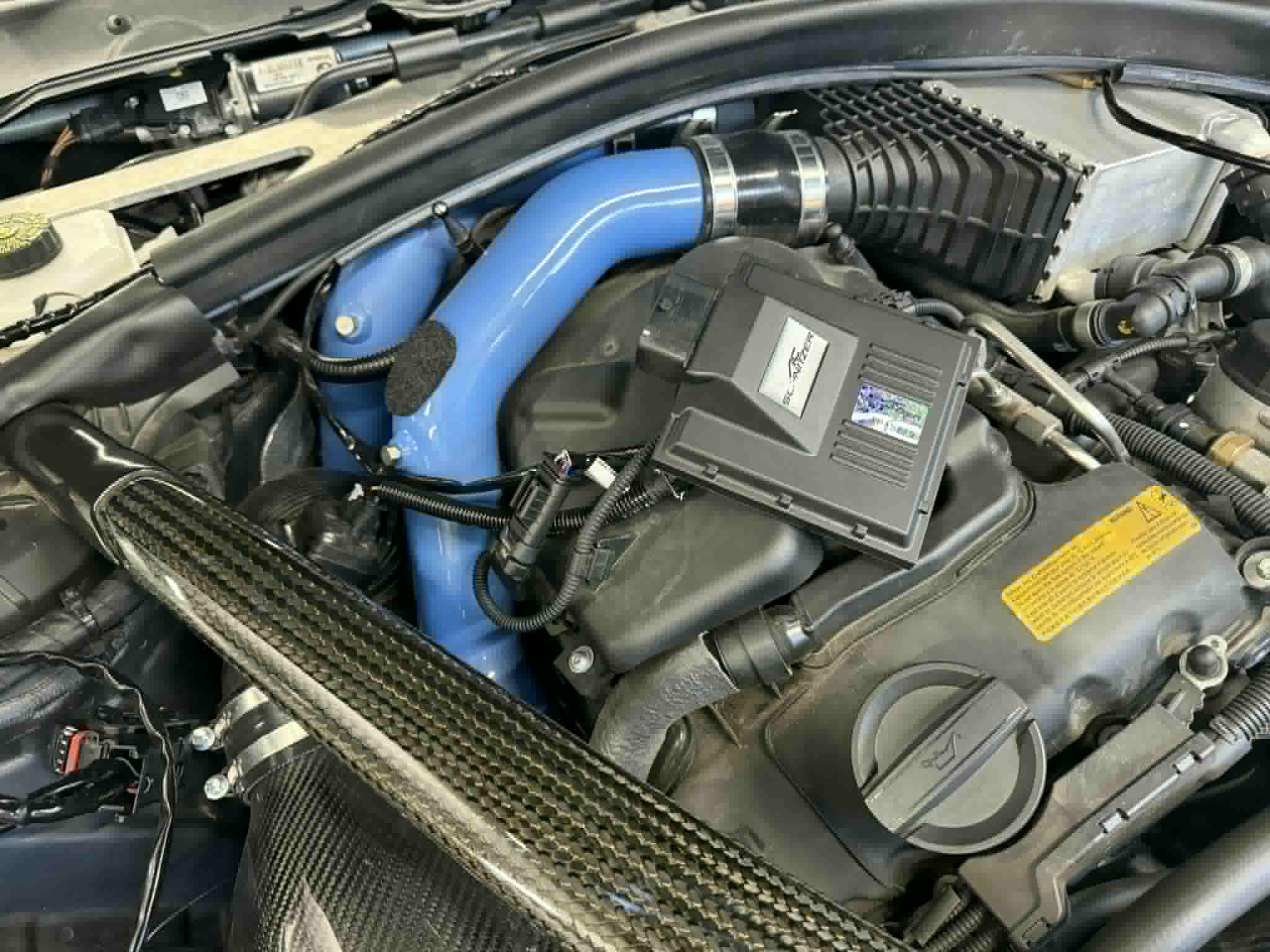 ポテンシャル開放！BMW F82 M4へAC SCHNITZERパフォーマンス