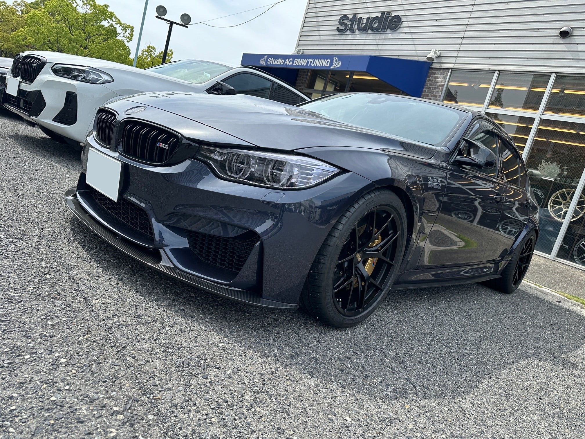 MBカラーがCoolに決まるBBS FI-RをBMW F80 M3へ装着です(^_^) | Studie[スタディ]