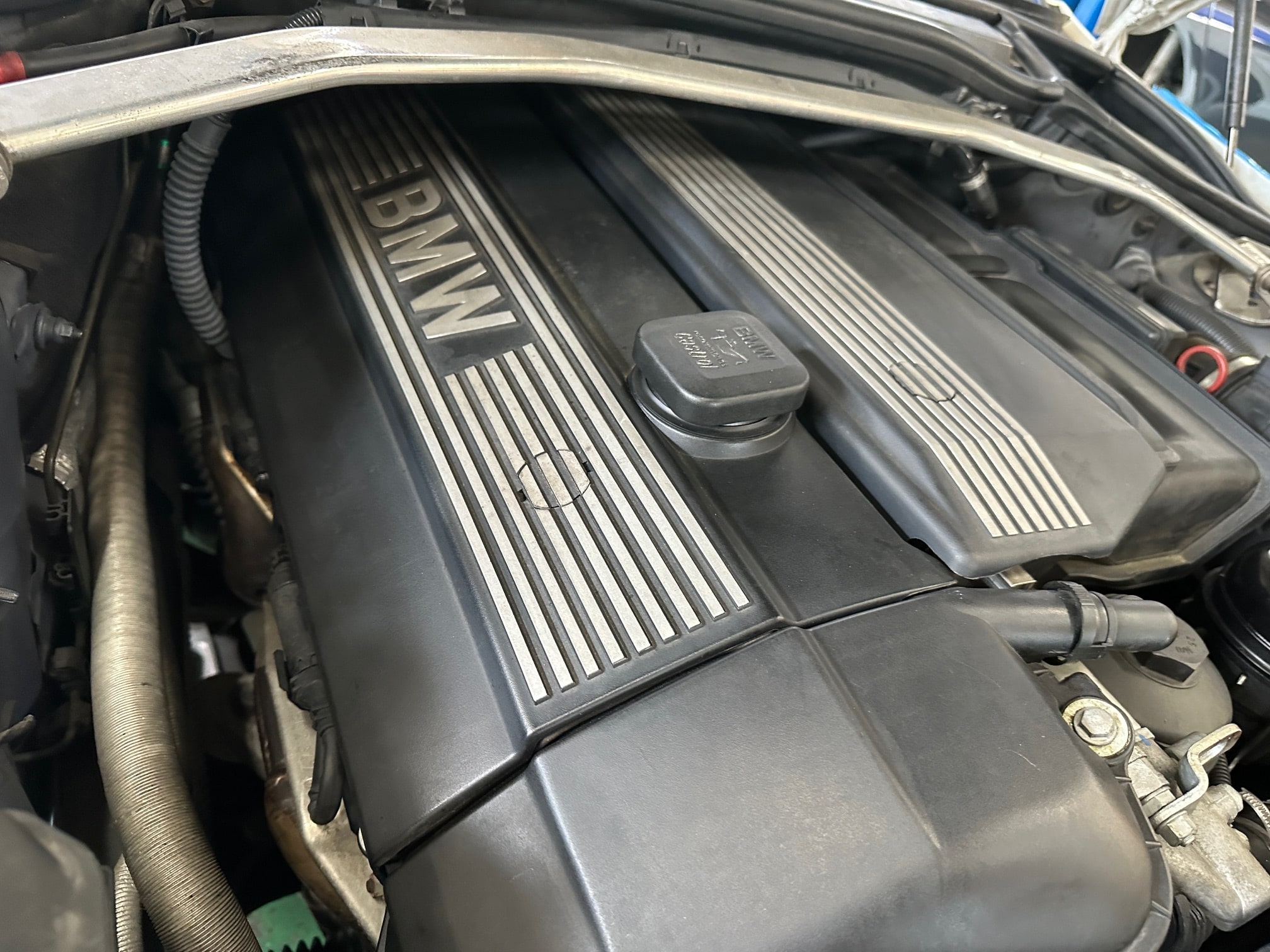 BMW M54エンジンをメンテナンス！良く回る楽しいエンジンですね(^_