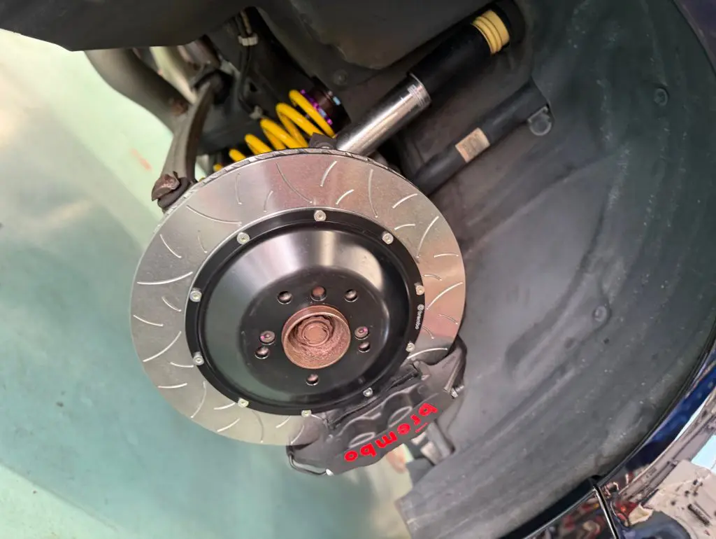 名車BMW E92 M3へBrembo GT-Sキット！走りに更なる喜び投入です(^_