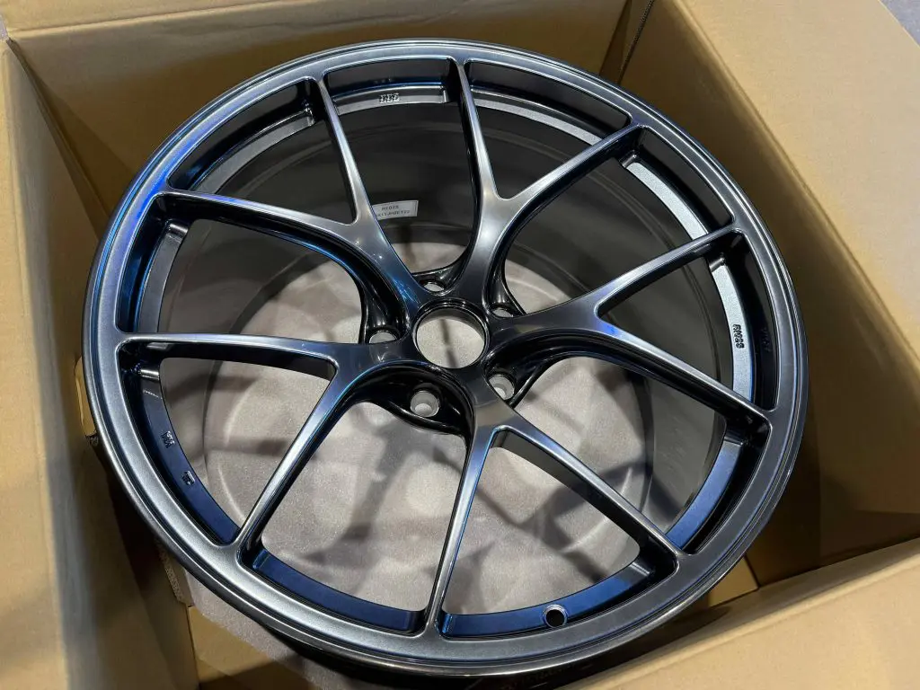 驚異の軽さ！魅惑の走行フィールBBS RI-DをBMW F06 M6へ(^_