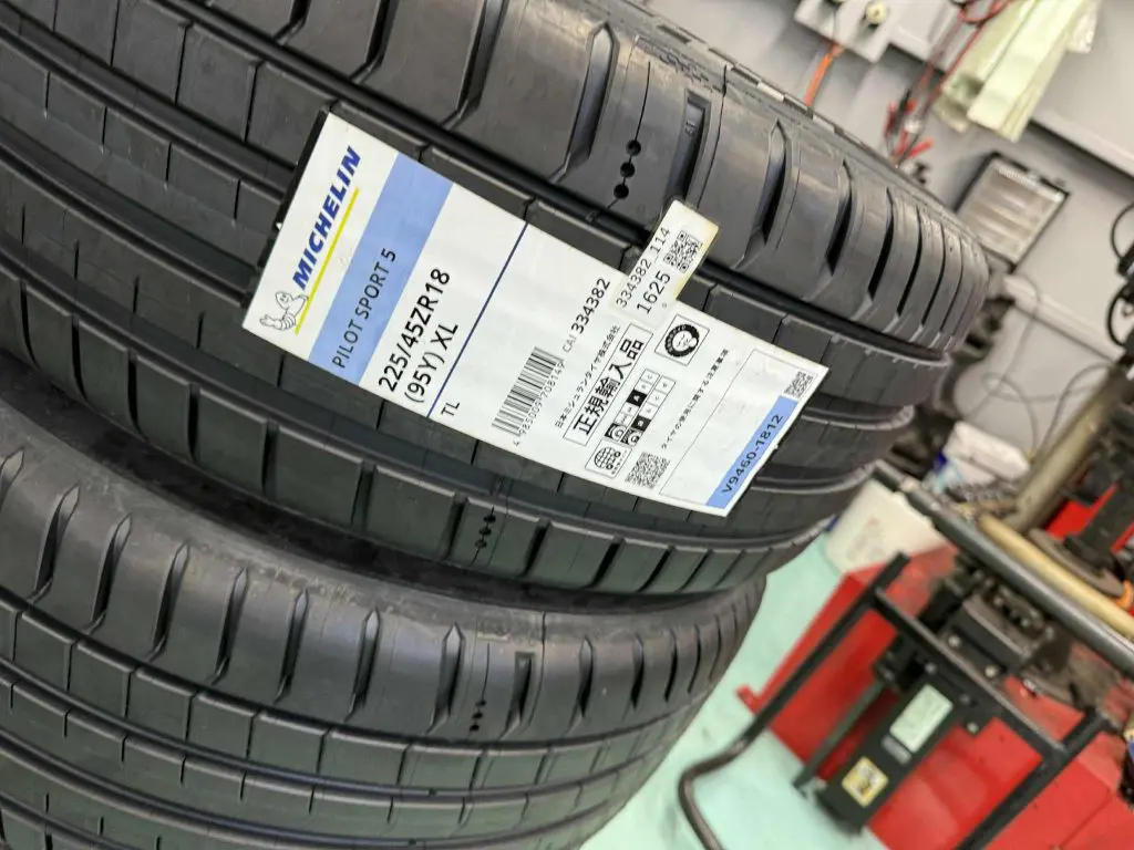 BMW F30 F31 Mスポーツ ミシュランパイロットスポーツレーヒエウ BMW F30 320dのタイヤをミシュランタイヤPS5へ交換です(^_^) | Studie
