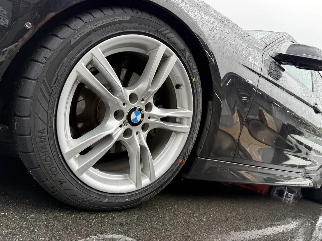 本日もYOKOHAMA ADVAN Sport V107をBMW F31 320dへ装着頂きました(^_