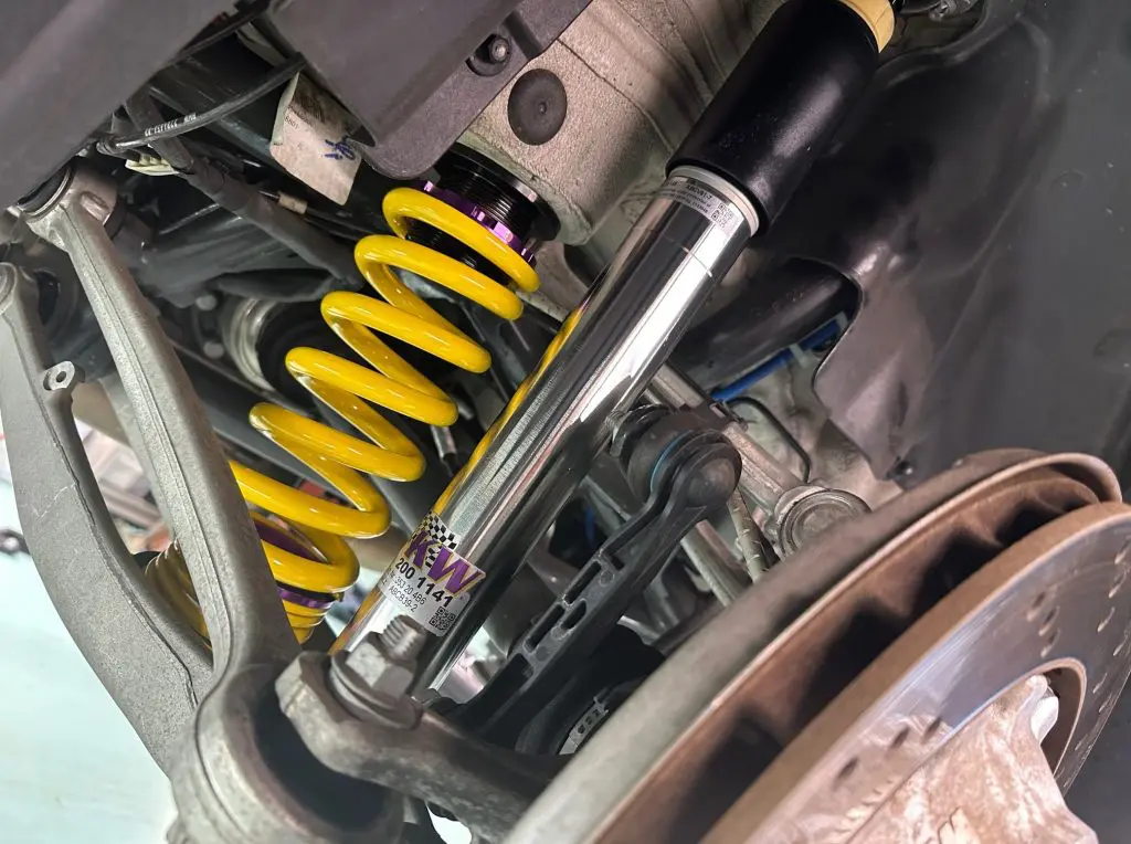 BMW F87LCI M2CompetitionへKW V3サスペンションキット搭載です BMW F87LCI M2CompetitionへKW V3サスペンションキット搭載です