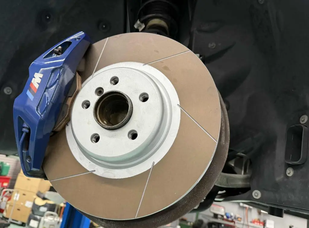 BMW G29 Z4 M40iへDIXCEL FSディスクローターを装備いただきまし BMW G29 Z4 M40iへDIXCEL FSディスクローターを装備いただきまし