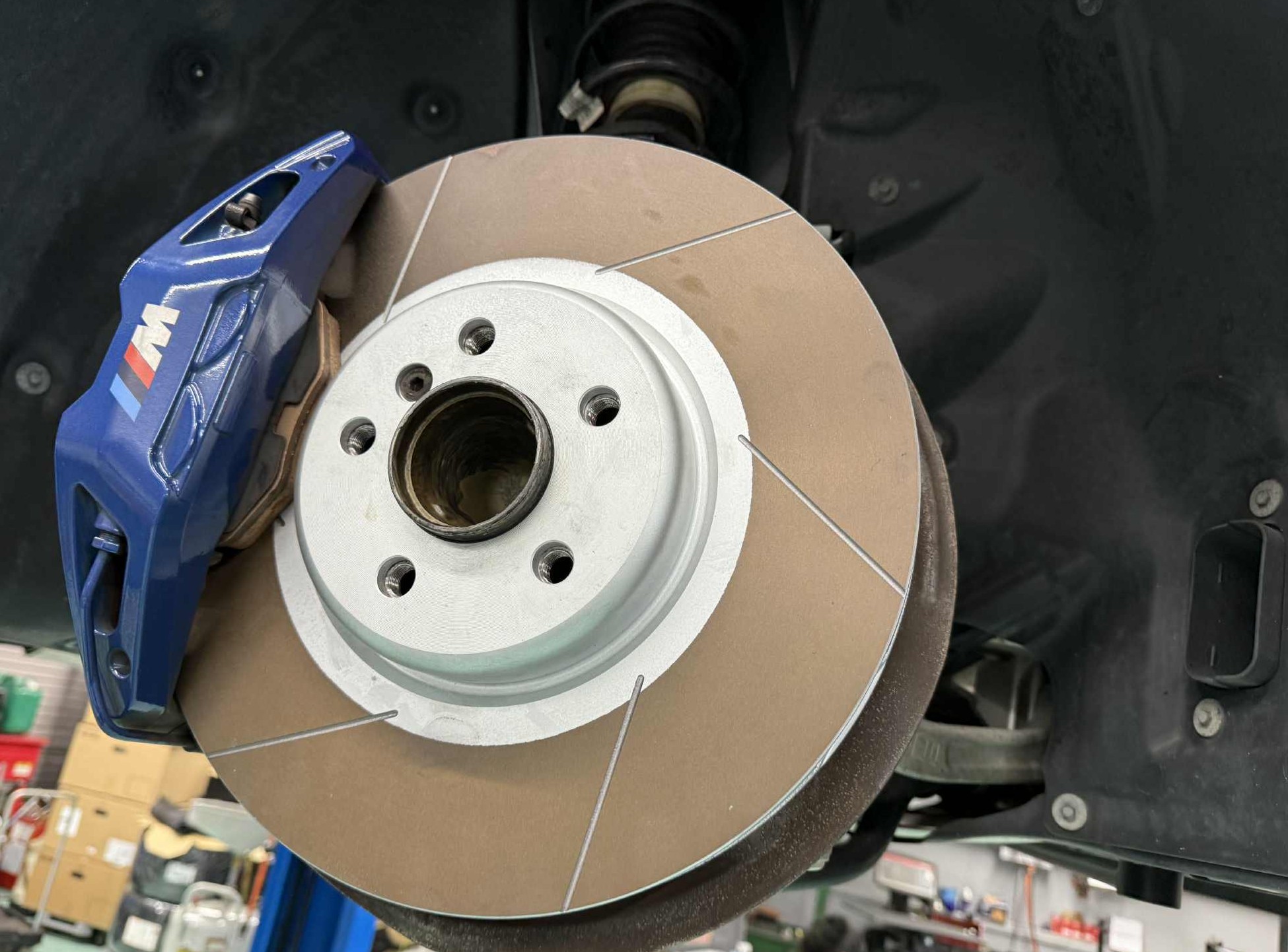 BMW G29 Z4 M40iへDIXCEL FSディスクローターを装備いただきました(^_