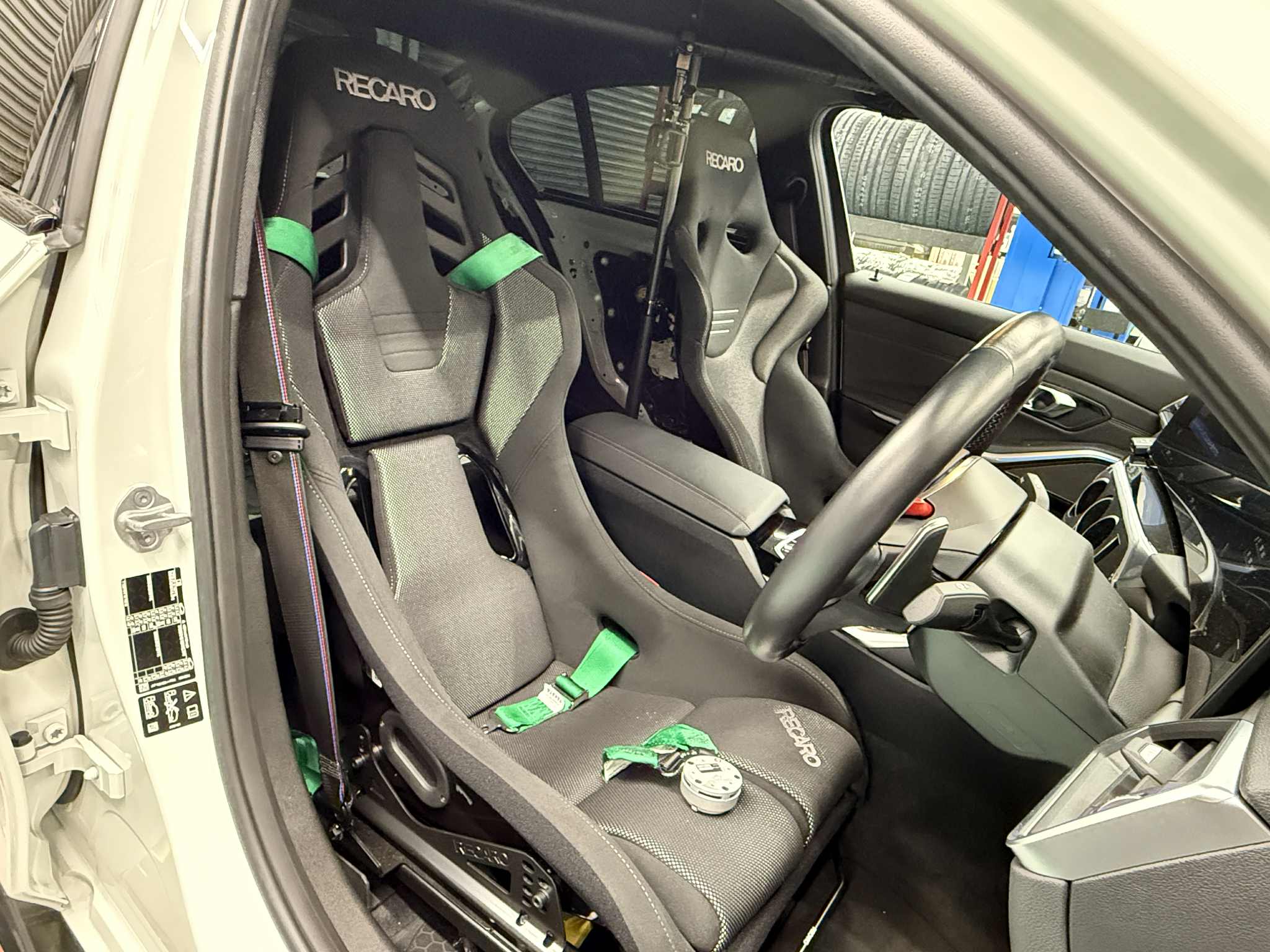 RECARO 最新フルバケットRSSモデルをBMW G80 M3へ装備いただきました 