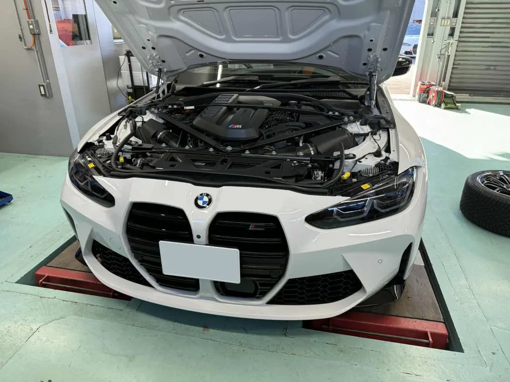 早速end.ccカーボンフロントスポイラー＆カーボンキドニィグリルをBMW