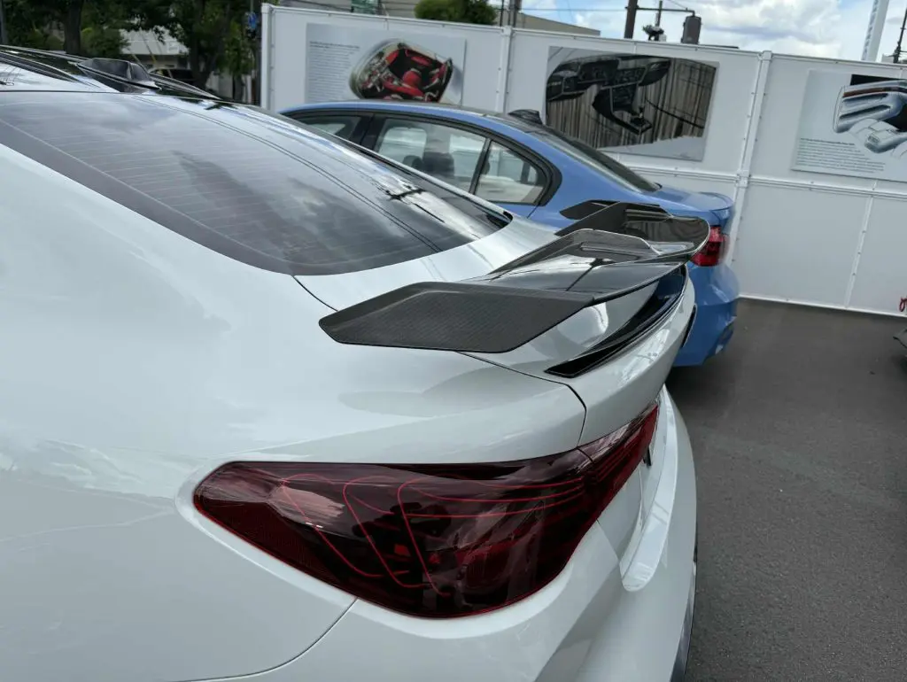 BMW G82LCI M4へM PERFORMANCE カーボンウイングを装着です(^_