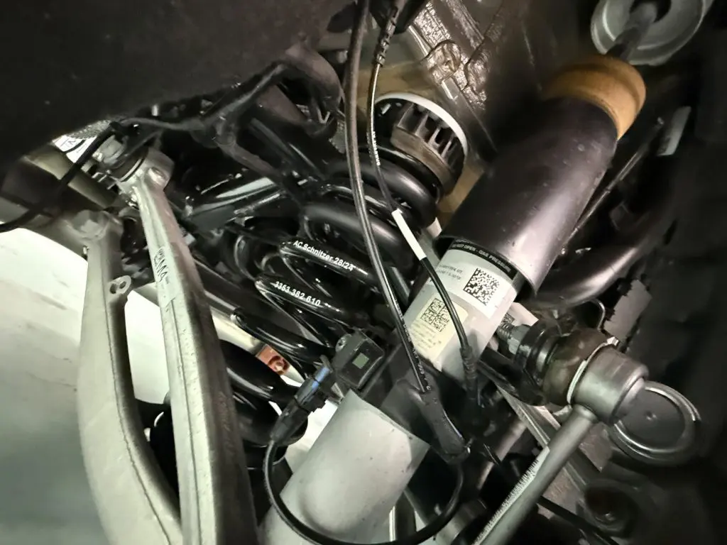 AC SCHNITZERスプリングキットをBMW G87 M2へ装着です(^_