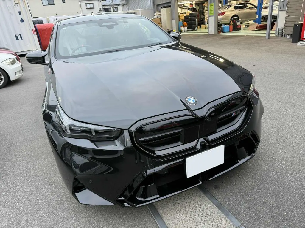 BMW純正認証タイヤもスタディで！G90 M5へミシュランパイロット