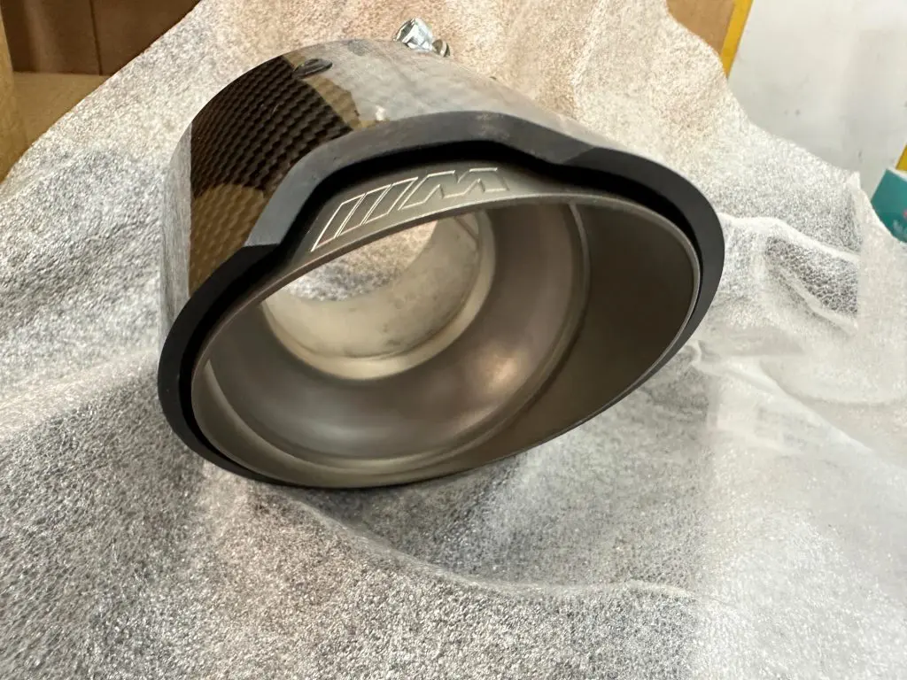 BMW MINI REMUS F54F60用カーボンテールパイプトリムクリア塗装 BMW MINI REMUS F54F60用カーボンテールパイプトリムクリア塗装