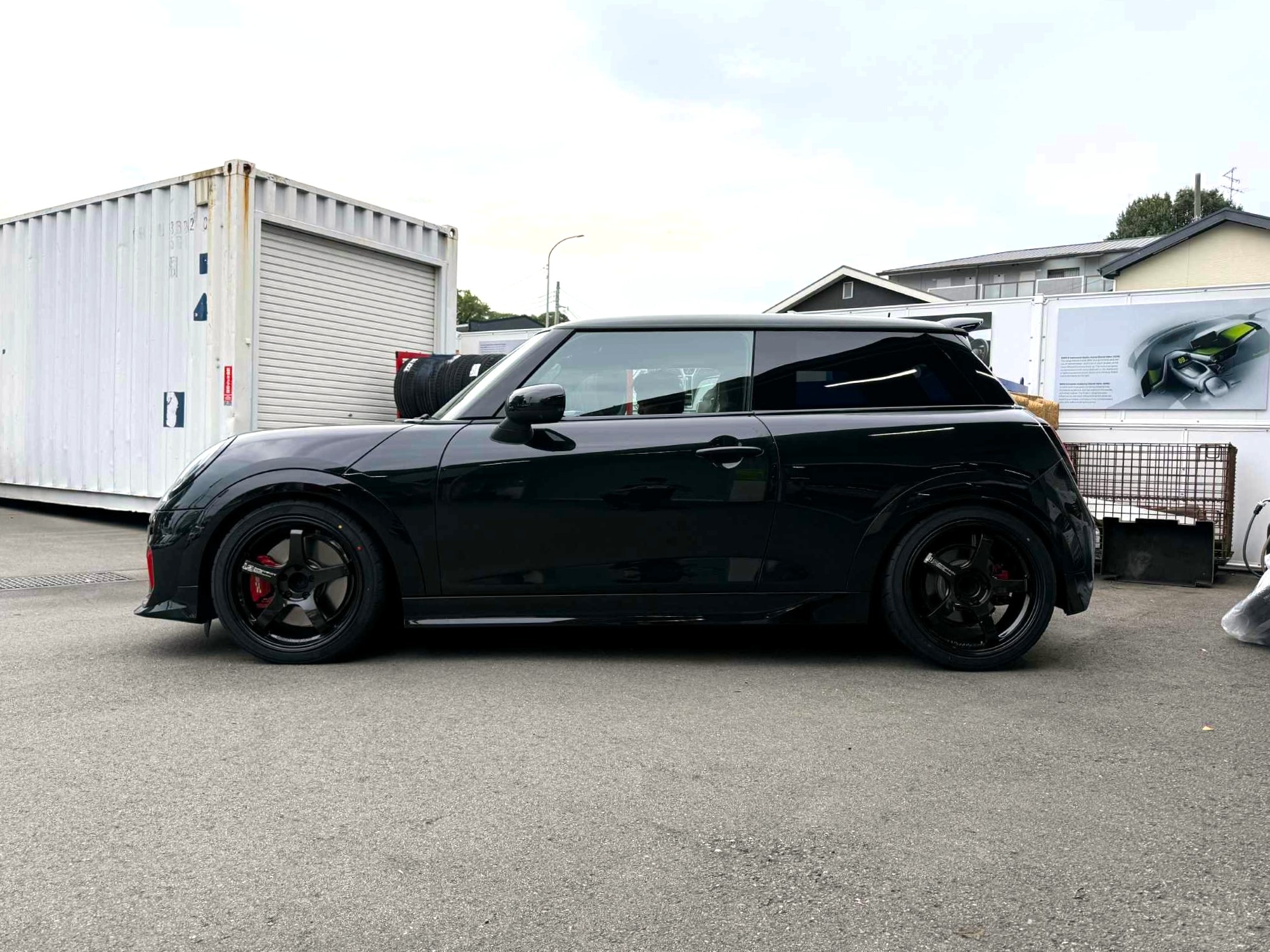 KW V3ClubSportsサスペンション&ADVAN GT BEYONDでMINI F66 JCWが．．．(☆_☆) | Studie[スタディ]