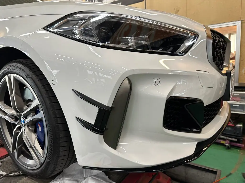 BMW M PERFORMANCEパーツでF40 M135iXをカスタマイズ! | Studie BMW M PERFORMANCEパーツでF40 M135iXをカスタマイズ! | Studie