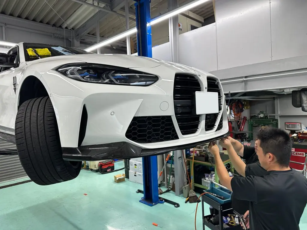BMW純正M PERFORMANCEカーボンスポイラーは流石のクォリティで