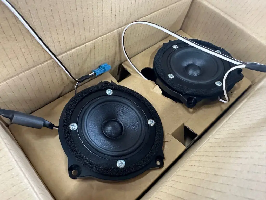 トレードインでサウンドクオリティUP♪BMW用のScan-Speakスピーカーは