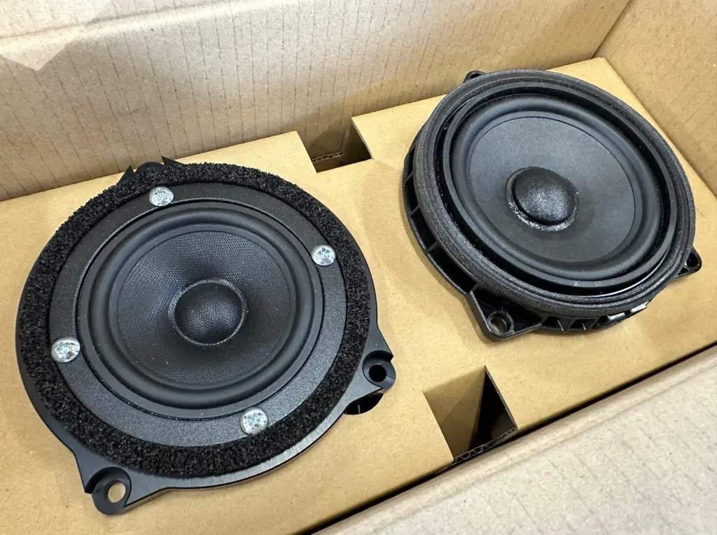 Studie Sound System for Scan-Speak（スキャンスピーク）でG87 M2と