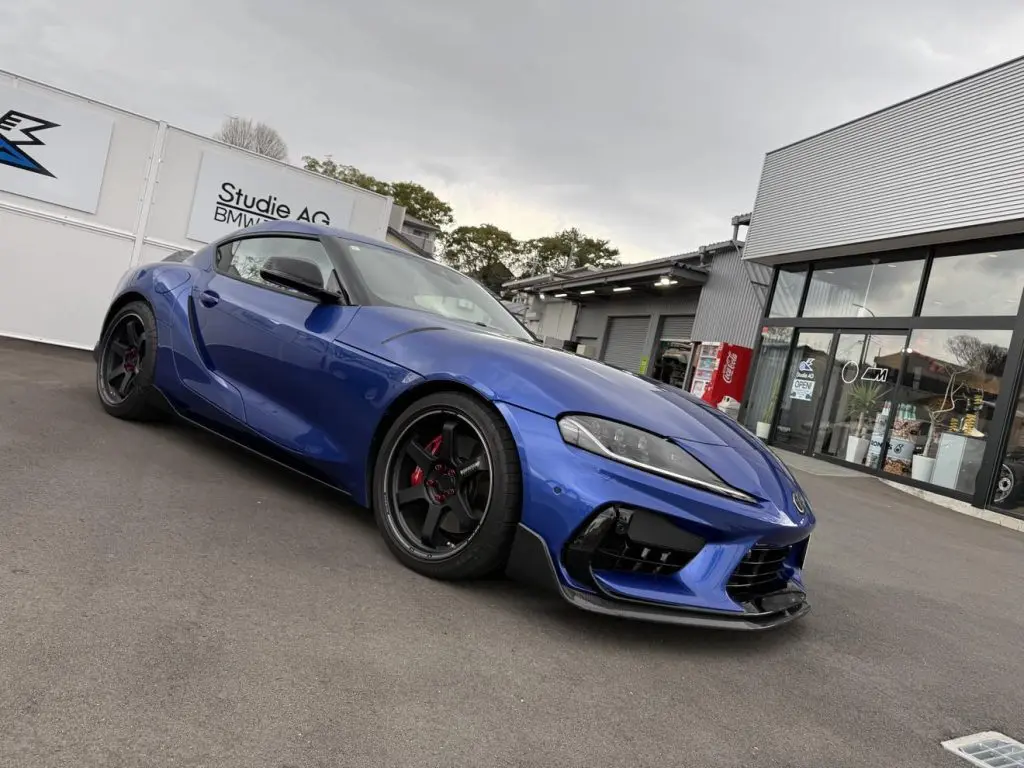 話題のadroフェイスリフトキットでモデルチェンジな顔つきのSupraに