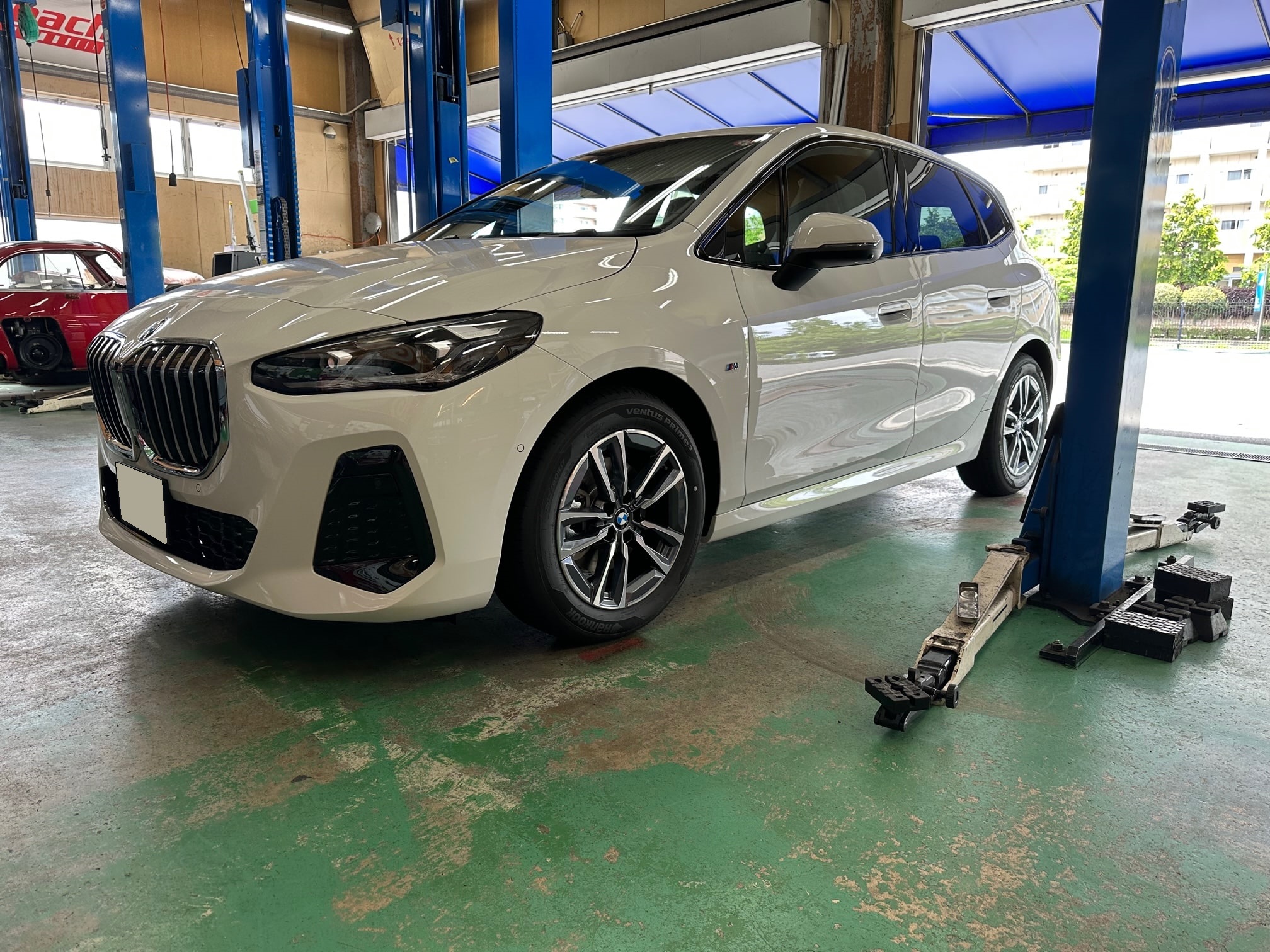 Brand NewなBMW U06アクティブツアラー 218iをH&RスプリングでGoodな