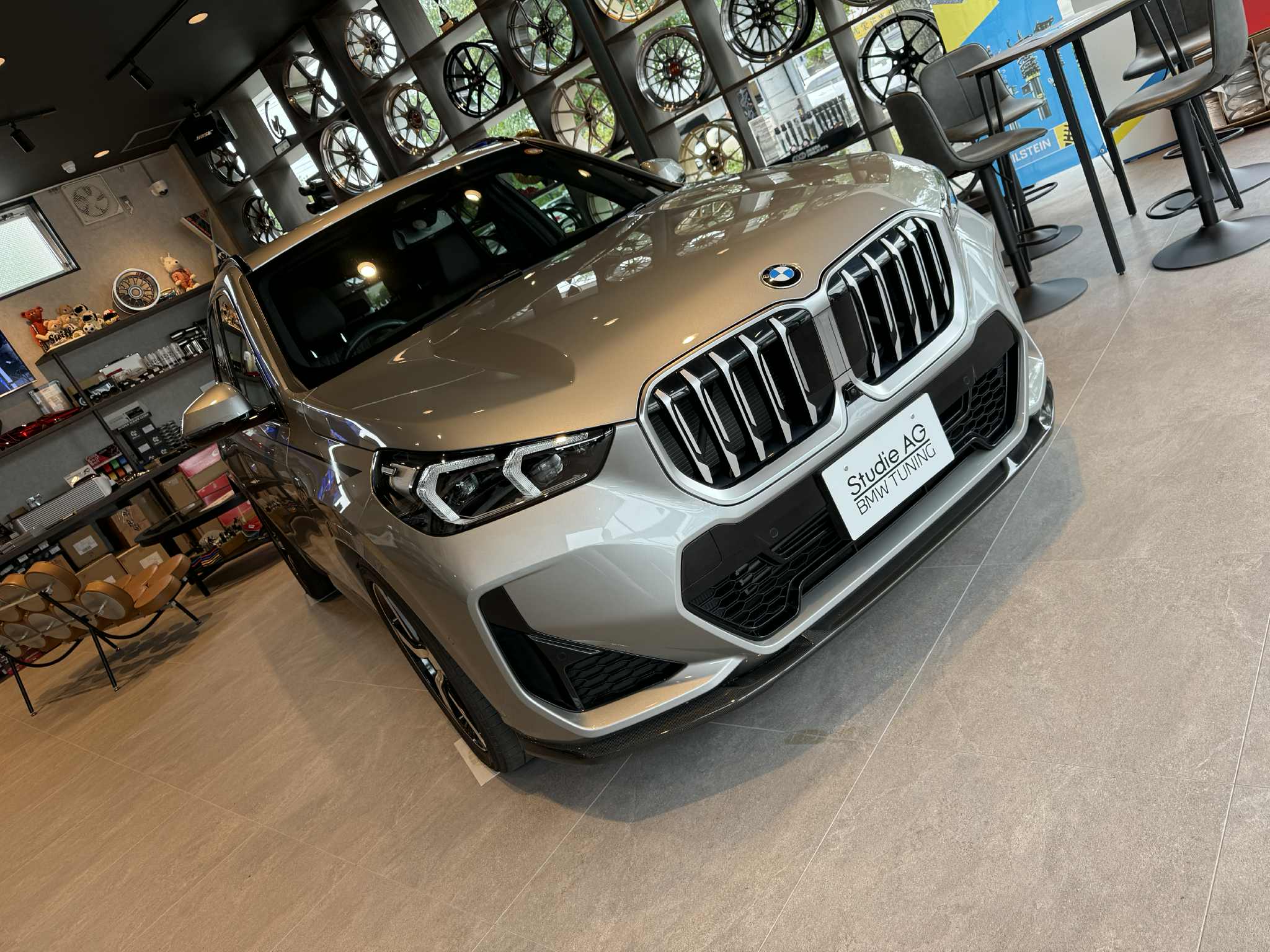 Full 3DDesignのBMW U11 X1が神戸店に初登場！お値段は阪神