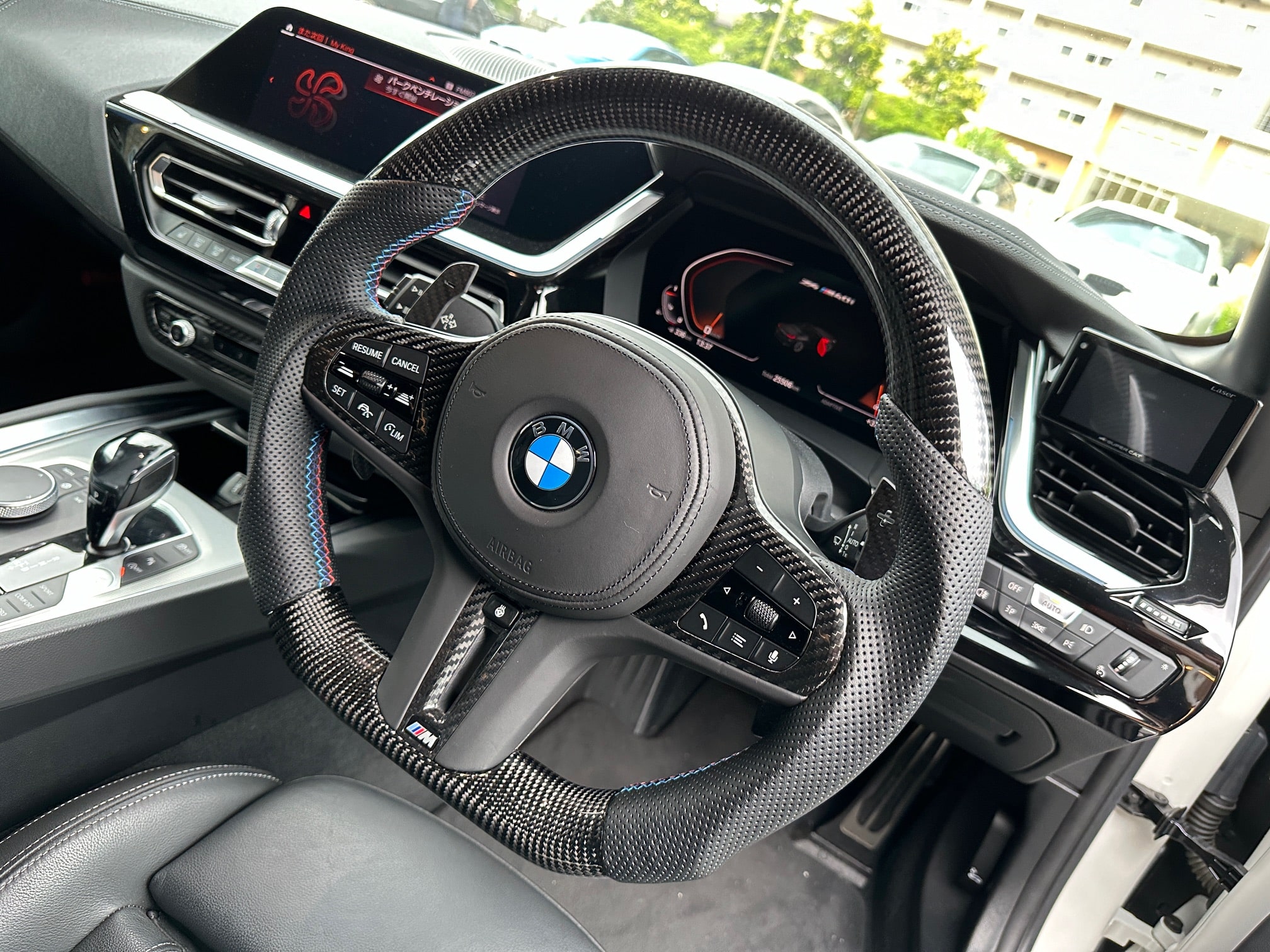 VERSPIELTカスタムステアリングをBMW G29 Z4 M40iへ(^_^) | Studie