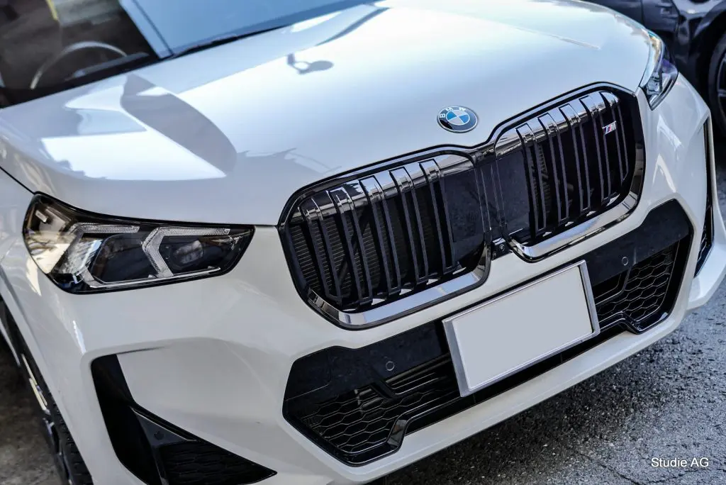 新品】BMW X1 U11 純正シルバー キドニーグリル - メルカリ