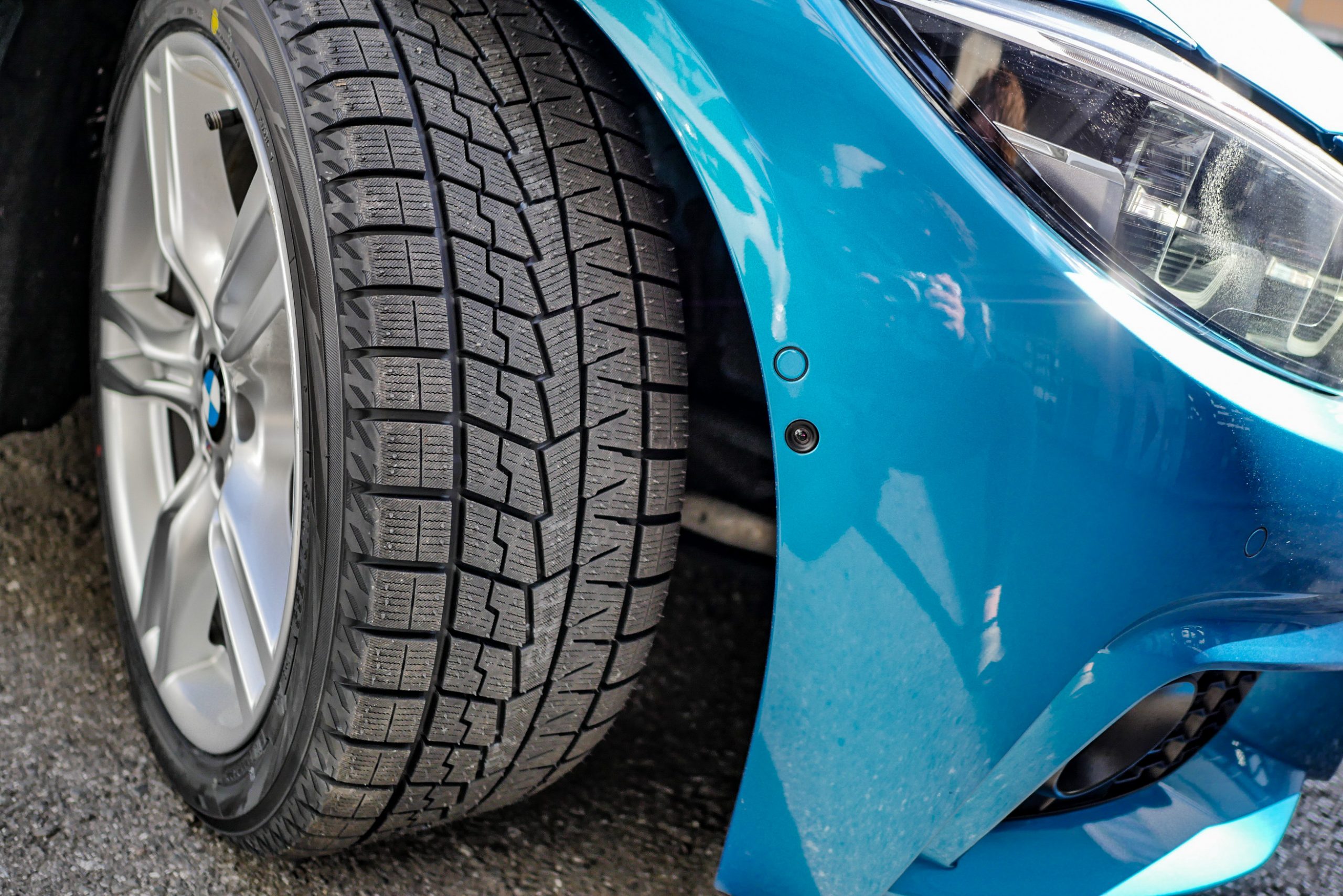 冬支度はお早めに！BMWにスタッドレスタイヤ装着お任せ下さい(*^^)v  